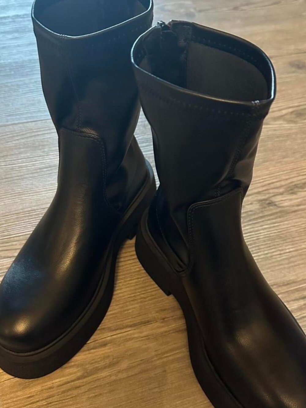 NWOT Women’s Black Faux Leather Mid-Calf Boots with a Chunky Heel & Punk Vibe.